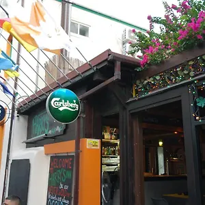 https://harrys-inn-guesthouse.larnacahotels.org